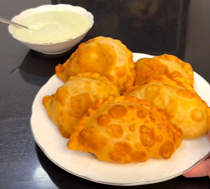 empanada-de-pollo empanada-de-pollo